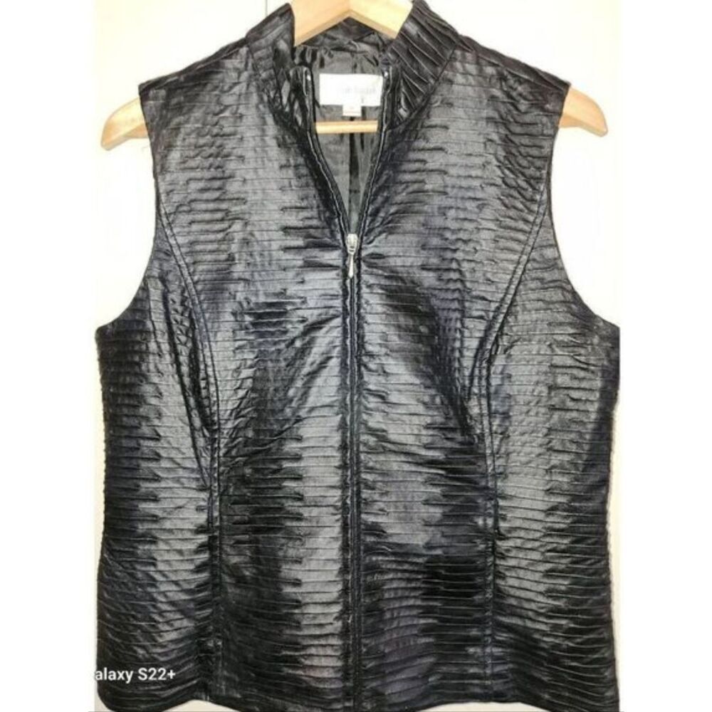 V2 Erin London Faux Leather Vest Women's Black Zip-Front Vest
